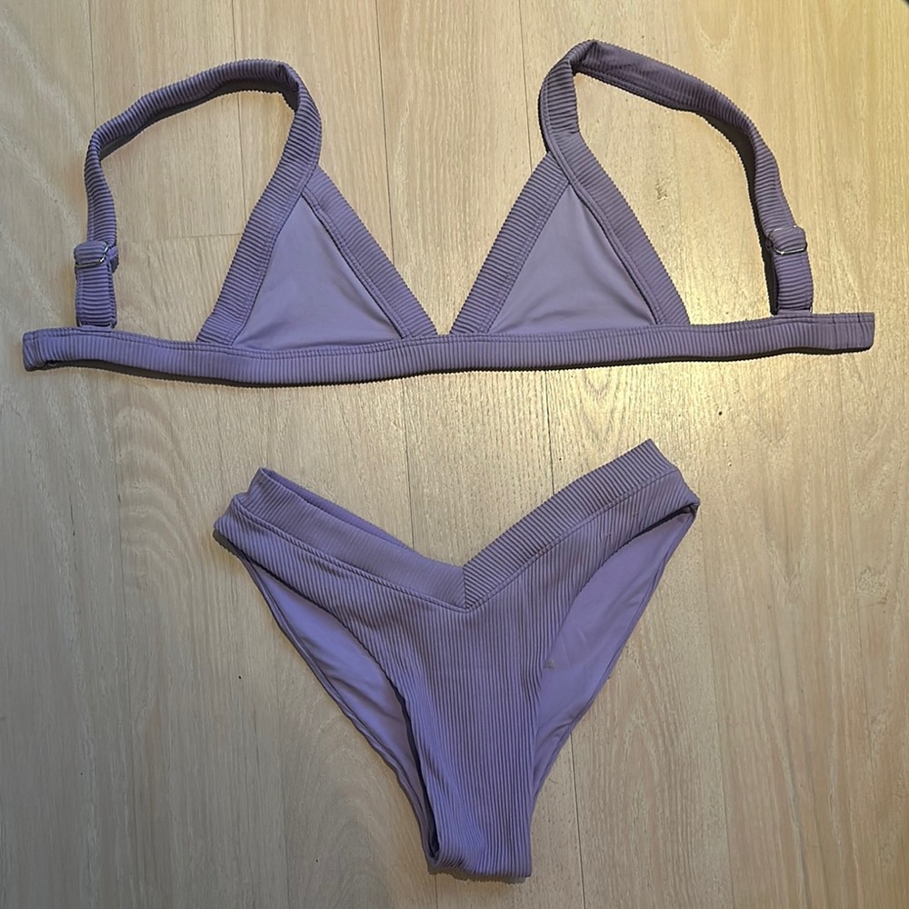 ONEONE lavendar bikini - Picture 3 of 7